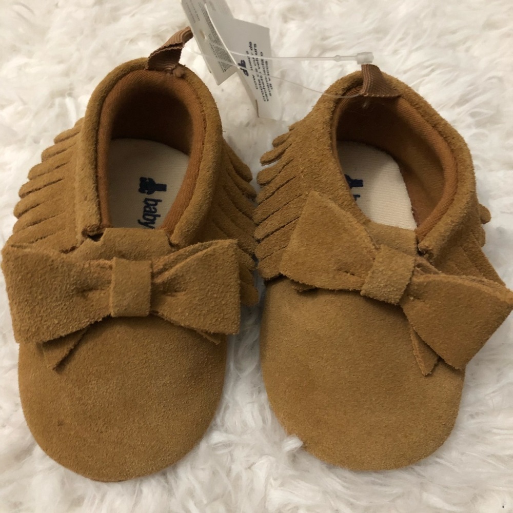 Gap moccasins